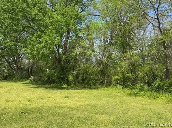 720 N Muskogee Ave, Okmulgee, OK 74447