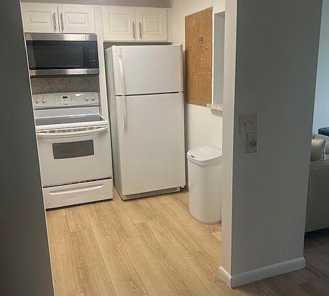 2nd image of 90 Mansfield Dr