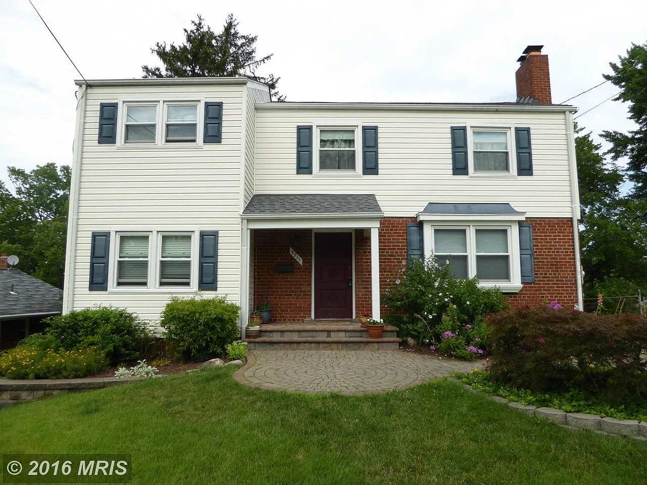 5711 83rd Pl photo 1