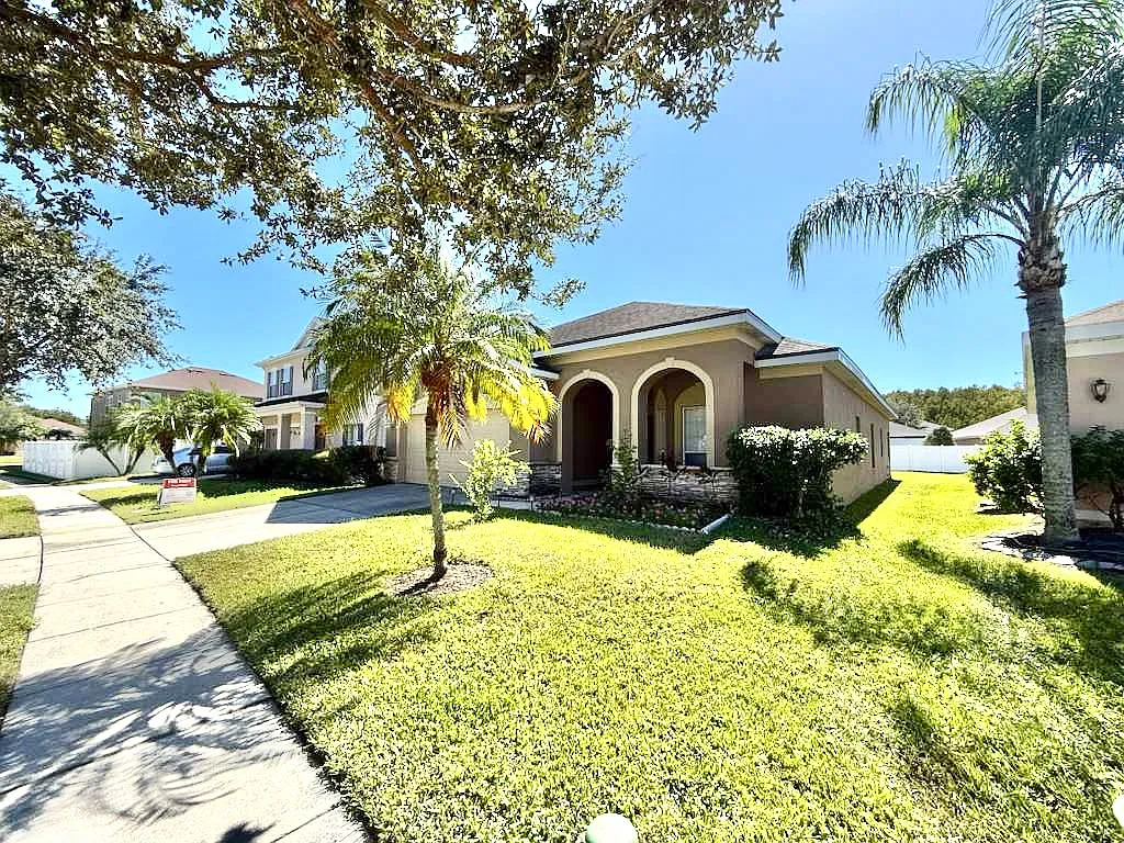 3 bed, 1862 sqft, $2,500 — Photo 4