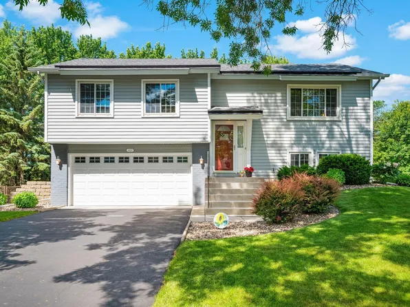 6820 Chaparral Ln, Chanhassen, MN 55317