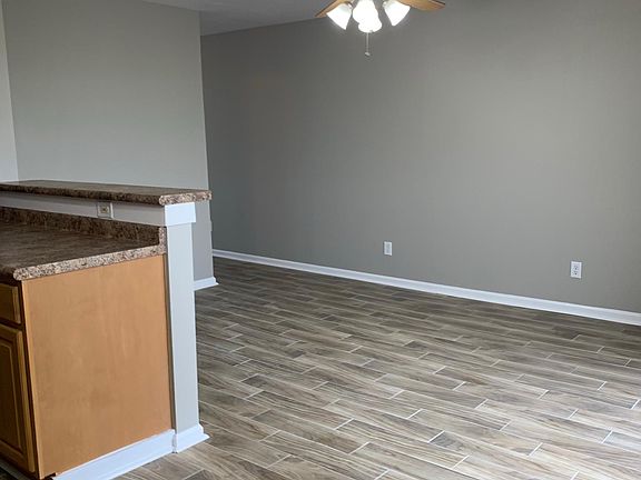 4th image of 1540 Chickasaw Ave APT 203