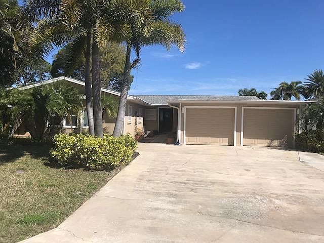 1st image of 156 Carlyle Dr