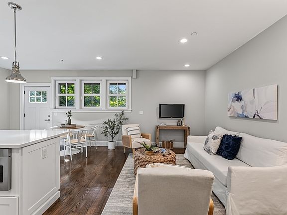 5th image of 52R River St #2