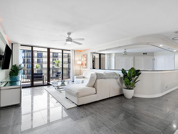 4th image of 3610 S Ocean Boulevard #304