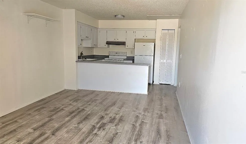 1 bed, 1.0 bath, 550 sqft, $1,200 — Photo 2