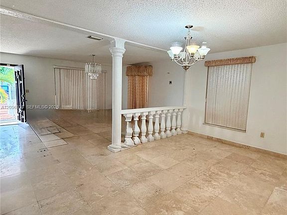 3rd image of 261 E 50th St