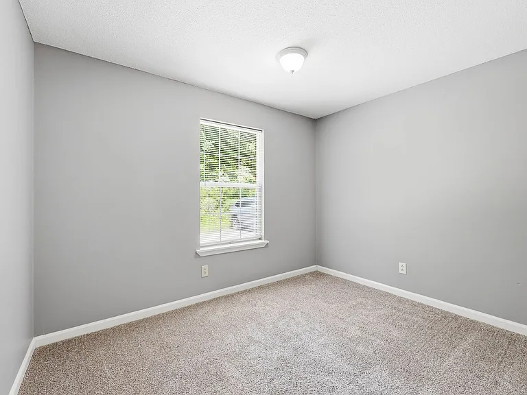 705 Peachers Dr — Photo 9