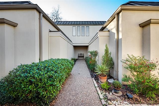 1st image of 1216 Belle Pl