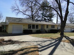 2312 SW Prairie Rd, Topeka, KS 66614