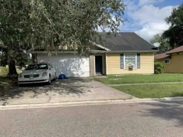 1379 W High Plains Dr, Jacksonville, FL 32218
