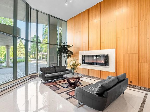 4th image of 8871 Lansdowne Rd #707