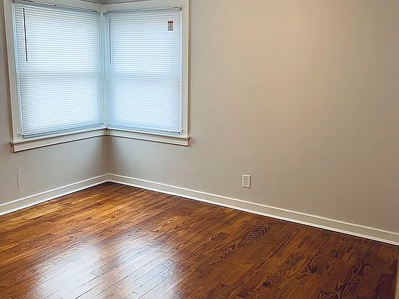3rd image of 3614 Lincolnway E