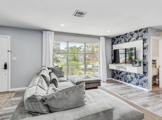 3254 West Ave, Gulf Breeze, FL 32563