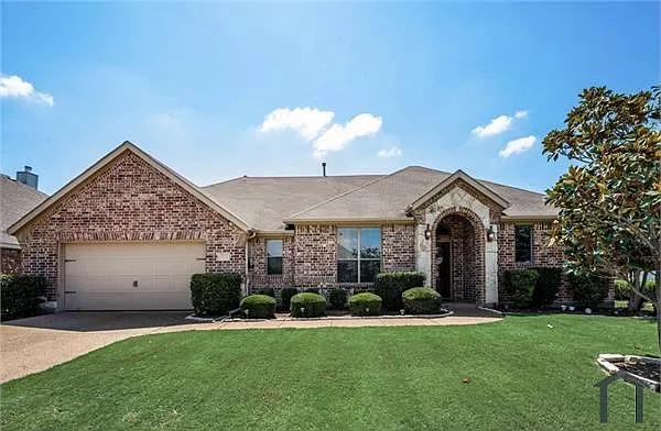 3 bed, 1726 sqft, $3,394 — Photo 2