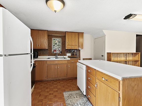 4th image of 505 Riverside Ave N