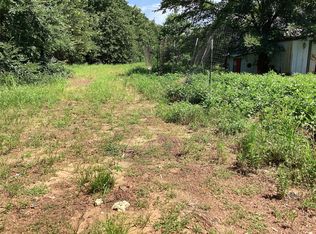 249 Ledbetter Ln, Denison, TX 75021