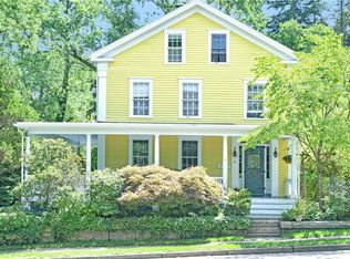 54 Division St, East Greenwich, RI 02818