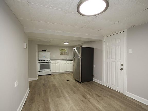 3rd image of 3521 W Grace St #G