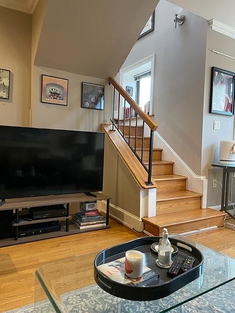 1st image of 1615-1617 17th St NW #1