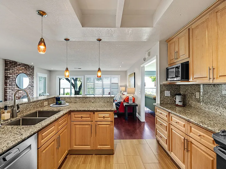 308 Panorama Ct — Photo 21