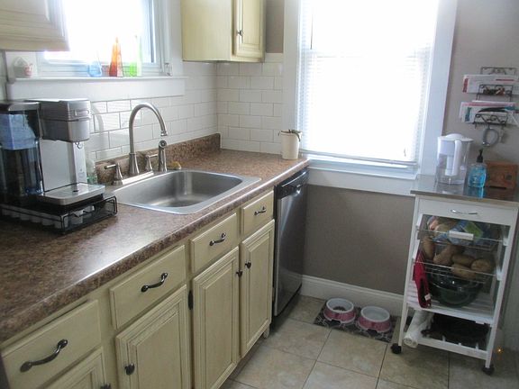 4th image of 3585 Richmond Ave