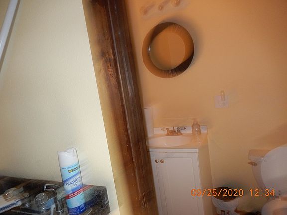 5th image of 301 E Broadway