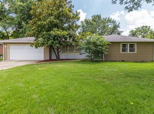 261 Sunset Dr, Lebanon, MO 65536