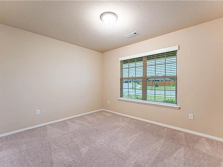 6702 SW Pilgrim Rd — Photo 16