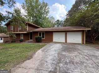 107 S Circle Dr, Ellenwood, GA
