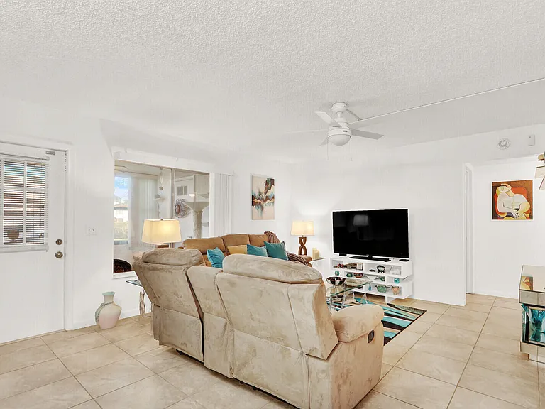309 Knotty Pine Cir #A-1 — Photo 3