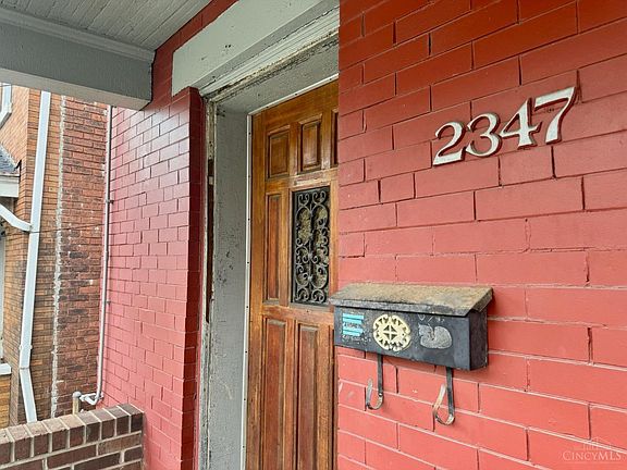 2nd image of 2347 Stratford Ave
