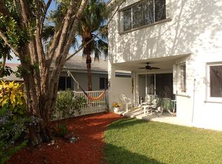 923 SW 176th Ter, Pembroke Pines, FL 33029