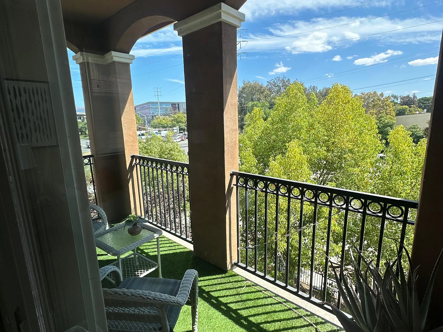 3 bed, 1512 sqft, $4,300 — Photo 1