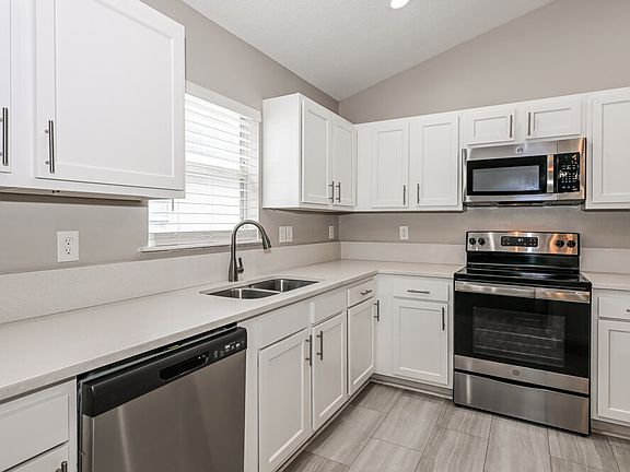 5th image of 12586 Brookchase Ln