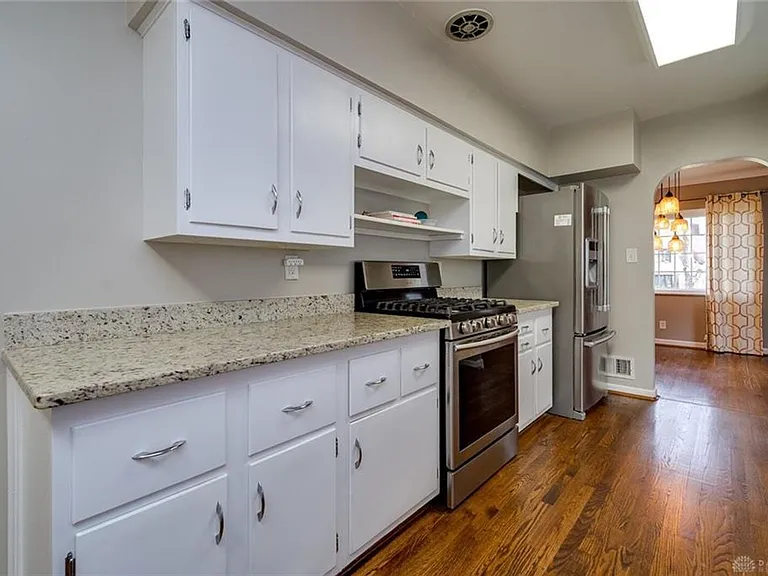 314 Beverly Pl — Photo 14