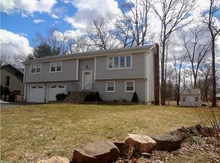 53 Chelsea Dr, Cromwell, CT 06416