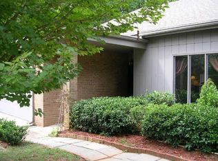325 Lakeview Rdg W, Roswell, GA 30076