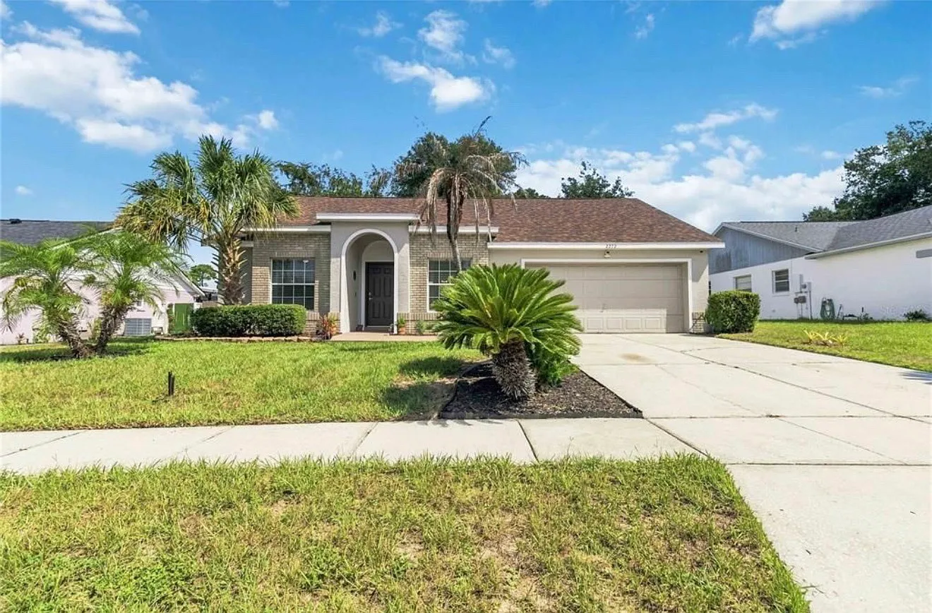 3 bed, 1358 sqft, $2,100 — Photo 1