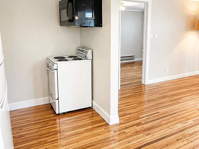 801 E Lakeside Ave #D — Photo 3