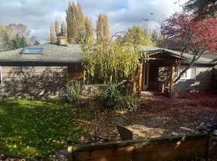 10504 35th Ave NE, Seattle, WA 98125