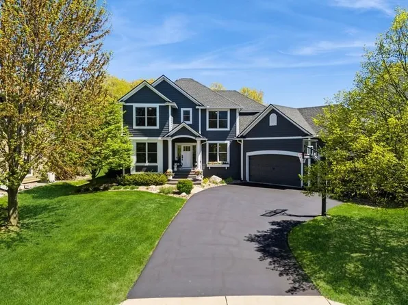 1651 Deephaven Dr, Woodbury, MN 55129