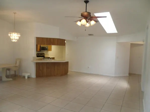 660 Royalty Ct, Kissimmee, FL 34758