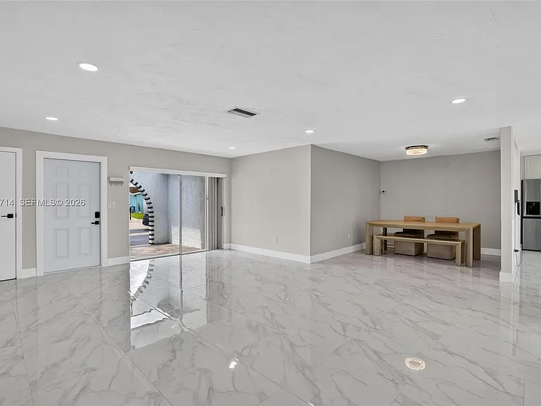 9531 NW 20th Pl — Photo 4