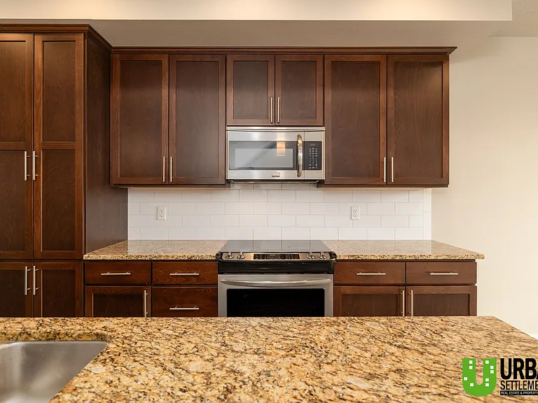 2419 W Bridge Ave — Photo 27