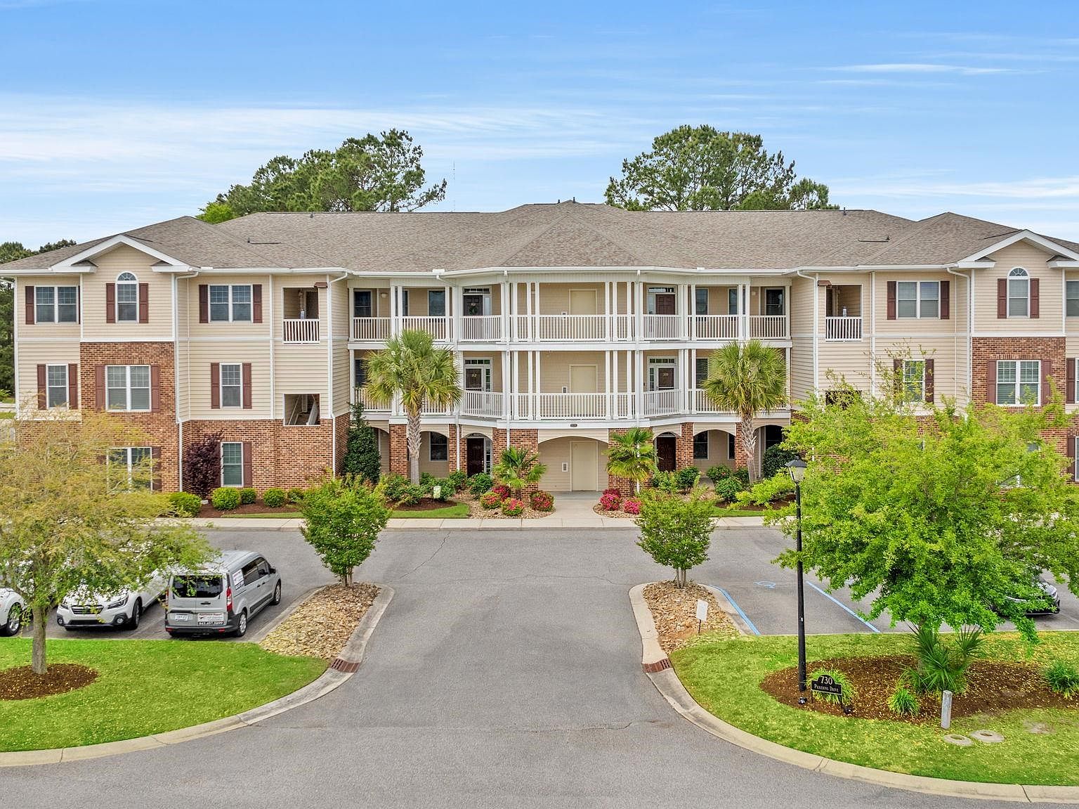 730 Pickering Dr. #201