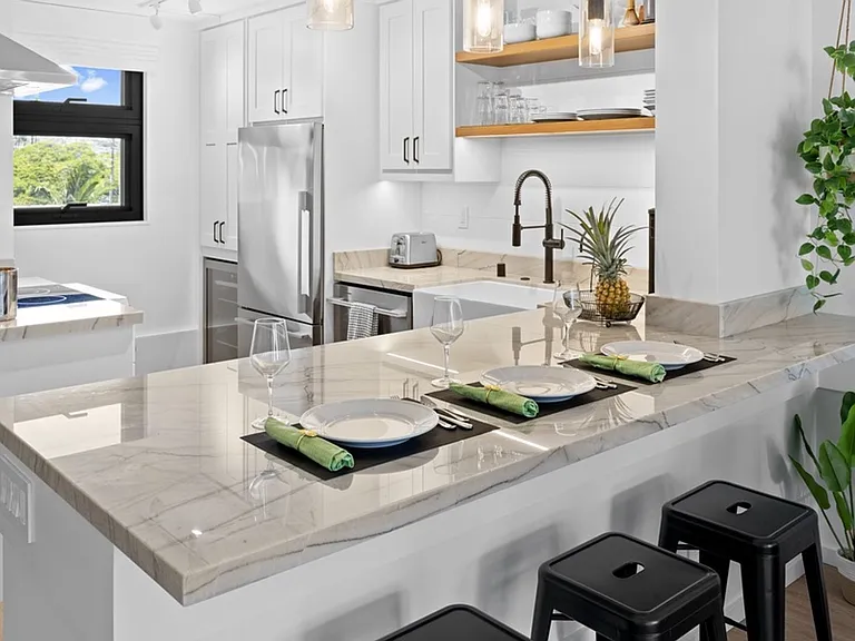 204 Kapahulu Ave #202 — Photo 3