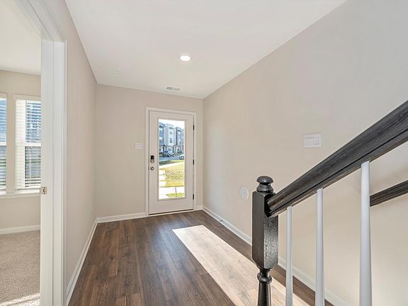 3rd image of 568 Banquet Ln