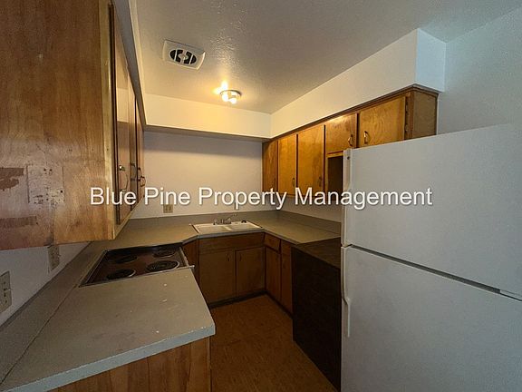 3rd image of 272 Pine St