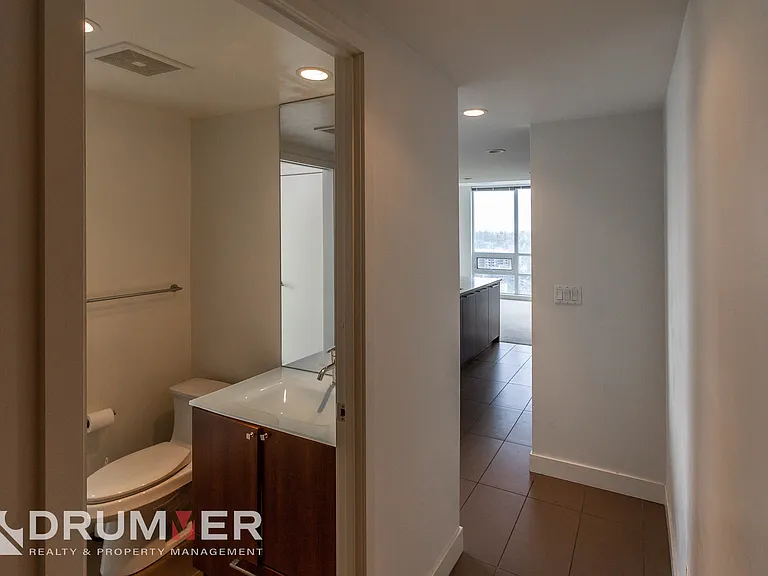 1118 12th Ave SW #1706 — Photo 24